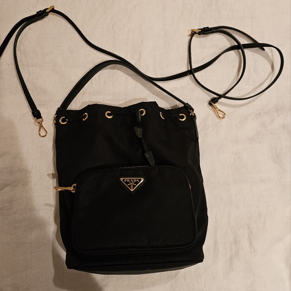 Prada bucket bag - Picture 2 of 5